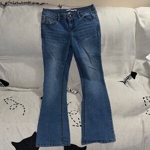 Bongo bootcut size 9 Jeans stretchy